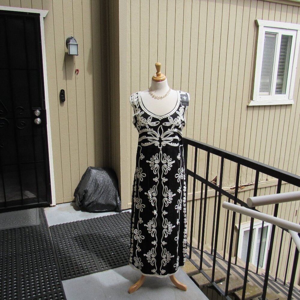 #15  NEW WOMEN'S LACY DRESS BY VIJIV  (SIZE XL (12W)